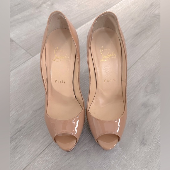 CHRISTIAN LOUBOUTIN Nude Patent Lady Peep Toe - Picture 4 of 6